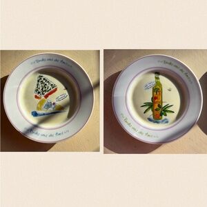 Set of 2 plates by “Rendez-vous des Amis" collection. "INSPIRED by FRIENDS".